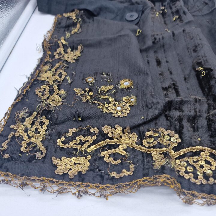 Avental Regional Antigo Delantal Mandil, Alicante Espanha Seculo XIX, Fragmento Veludo Seda Bordado Base Algodao Traje