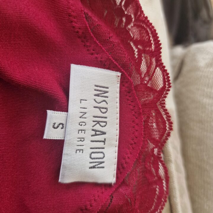 Sottoveste Vintage in Seta Inspiration Lingerie Anni 80 Rosso Puro Maglia di Seta Pizzo Prodotto in USA Taglia S