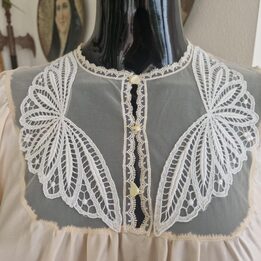 Vintage Koszula Nocna Sukienka, 1960s 1970s Szyta na Miare Brzoskwiniowa Kremowa Nylon Koronka, Hiszpanska Elita, Rozmiar S M