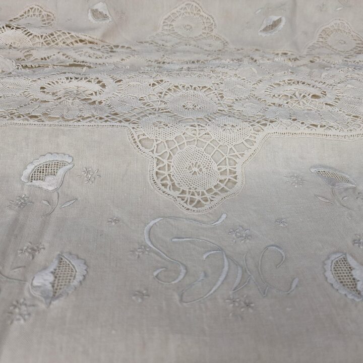Antique Art Deco Spanish noble trousseau linen set, massive handmade bobbin lace, hand embroidered MCS monogram, unused NOS 192…