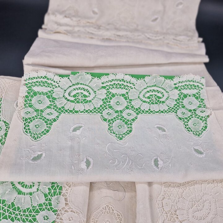 Antique Art Deco Spanish noble trousseau linen set, massive handmade bobbin lace, hand embroidered MCS monogram, unused NOS 192…