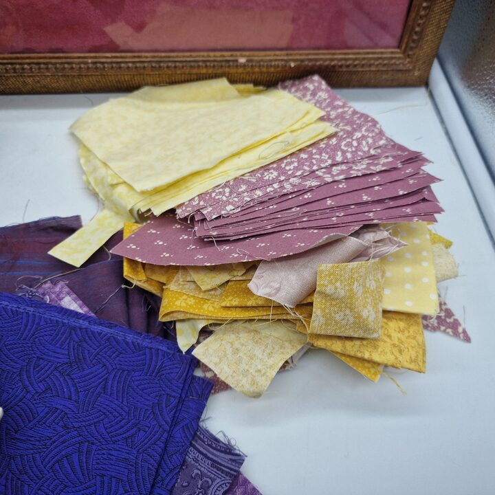 Lote de Tecidos Vintage Hoffman French Quarter - 36 Peças - Algodão Floral Roxo Azul Amarelo - Raro OOP