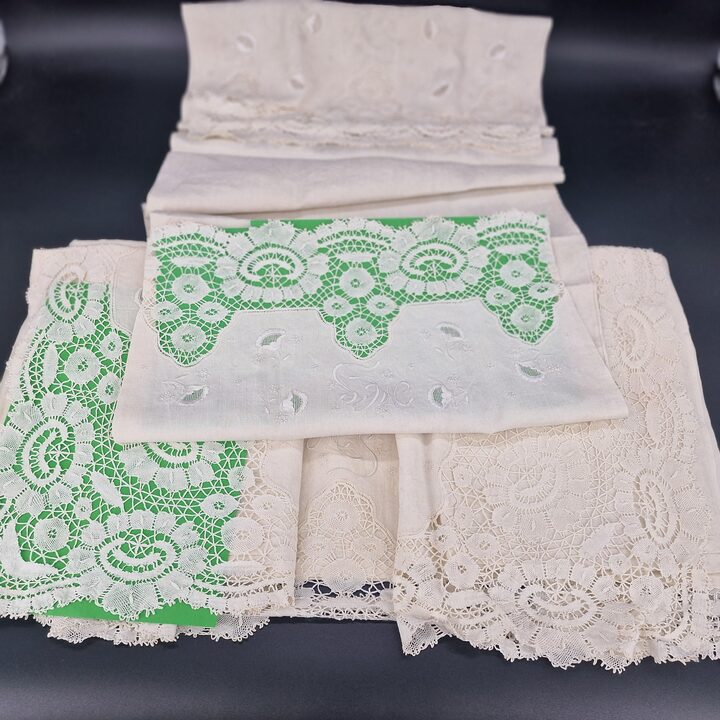 Antique Art Deco Spanish noble trousseau linen set, massive handmade bobbin lace, hand embroidered MCS monogram, unused NOS 192…