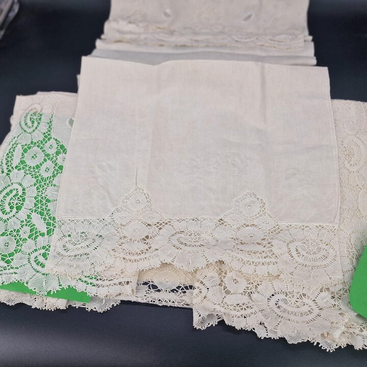 Antique Art Deco Spanish noble trousseau linen set, massive handmade bobbin lace, hand embroidered MCS monogram, unused NOS 192…