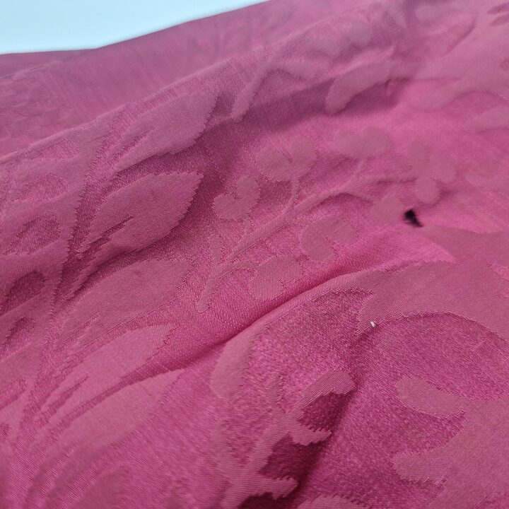 Panneau de Soie Damassée du XIXe Siècle, Tissu de Soie Magenta pour Restauration Historique et Couture, Antique, 260 x 50 cm