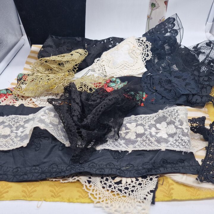 Antique Lace Fragments and Vintage Fabric Remnants, 15 Pieces Silk Jacquard and Handmade Bobbin Lace Set for Sewing and Crafting