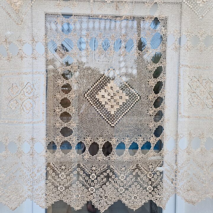 Copriletto Antico in Pizzo Filet, Tenda in Lino Fatto a Mano del XIX Secolo, Biancheria da Letto Rustica Francese, 240x220 cm