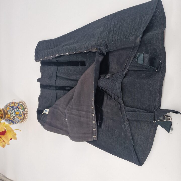 Vintage Vestal Schwarzer Korsettgürtel mit Strapsen Mitte 20. Jahrhundert Miederware Größe 64