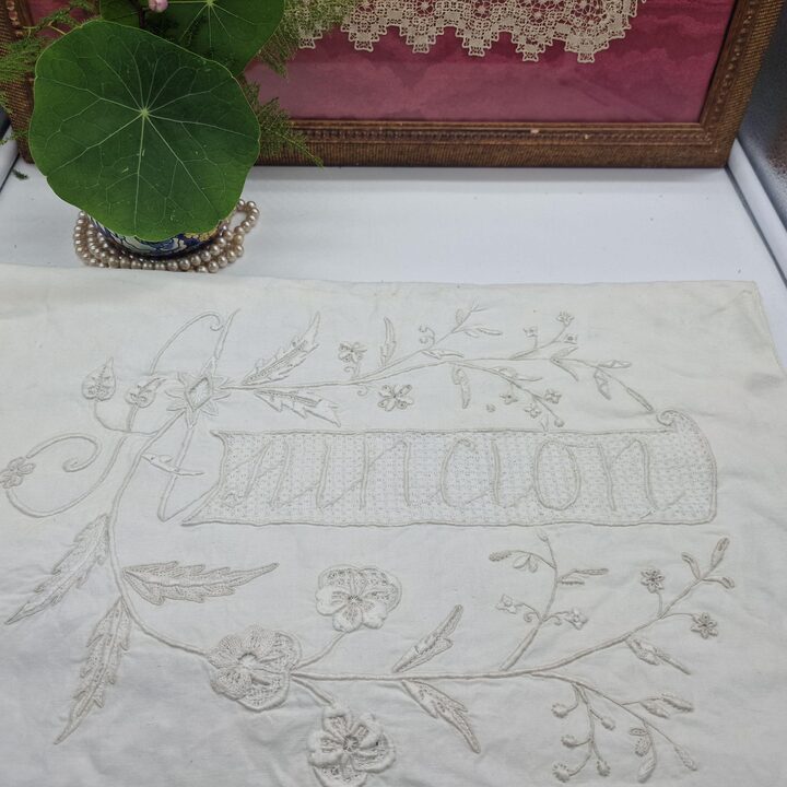 Federa per Cuscino a Rullo Antica in Cotone Ricamata a Mano Asuncion - Ricamo Bianco Floreale