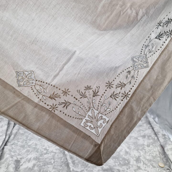 Conjunto de Cama em Algodão Bordado à Mão Anos 60 com Monograma LR