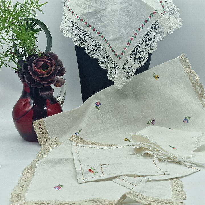 Set di Tovaglioli di Lino Vintage - 6 Pezzi Strofinacci Ricamati, Sottobicchieri in Pizzo, Centrini a Punto Croce, Arredo Cotta…