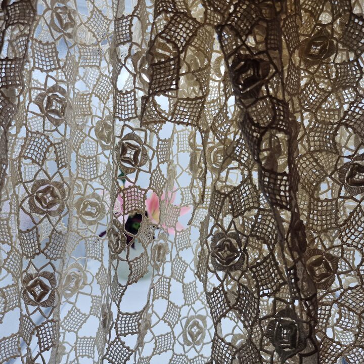 Large Hand Crocheted Lace Tablecloth 260x210 cm - Rose Relief Pattern Fine Cotton Off-White Bedspread Curtain