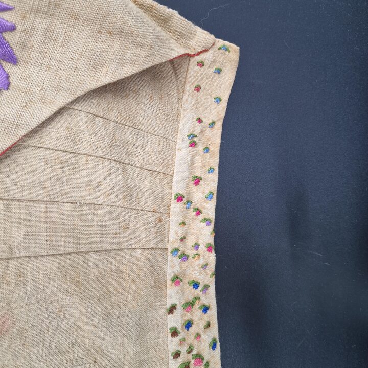 Vintage Hand Embroidered Linen Storage Bag for Wardrobe, Floral Satin Stitch Embroidery, Mother of Pearl Button, 1950s Linen Wa…