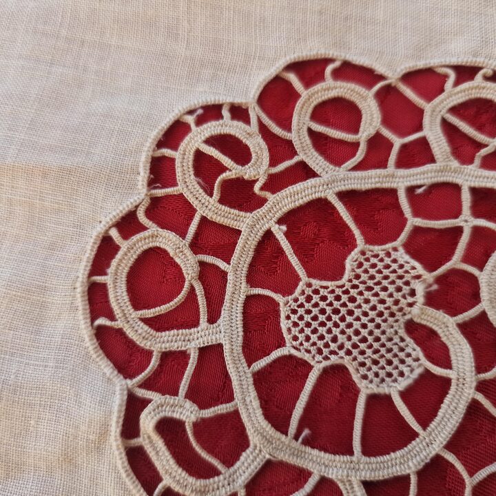 Nappe Dessus de Lit Vintage en Dentelle de Cantu, Couvre Lit en Lin Brode Main de Milieu de Siecle, Grand Drap de Lit, 230x260…