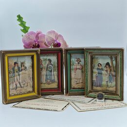 Zestaw 4 Oprawionych Chromolitografii Chocolat de Lyon Zabytkowe Francuskie Karty Reklamowe Seria Kostiumy Historyczne Belle Ep…