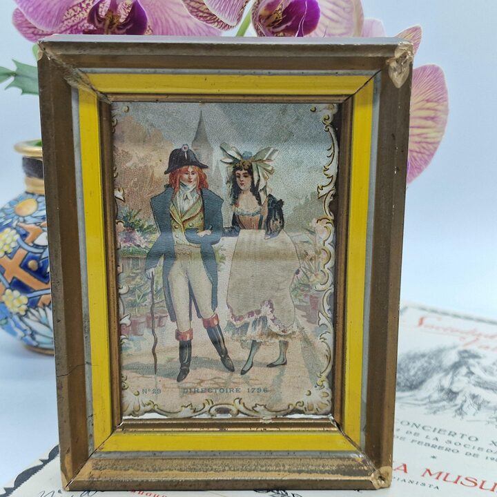 Set van 4 Ingelijste Chromolithografieen Chocolat de Lyon Antieke Franse Reclameplaten Historische Kostuumserie Belle Epoque De…