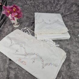 Conjunto de Cama Vintage Anos 50 Algodão com Monograma AS e Renda