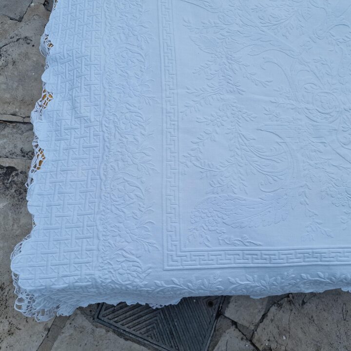 Colcha Jacquard Branca Antiga, Cobertor Matelasse de Algodao com Renda de Bilros Feita a Mao, 200x240 cm, Textil do Seculo XIX