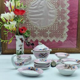 Antyczny Serwis Miniaturowy dla Lalek, Porcelana Belle Epoque, Recznie Malowane Niezapominajki, 18 Elementow, Około 1900