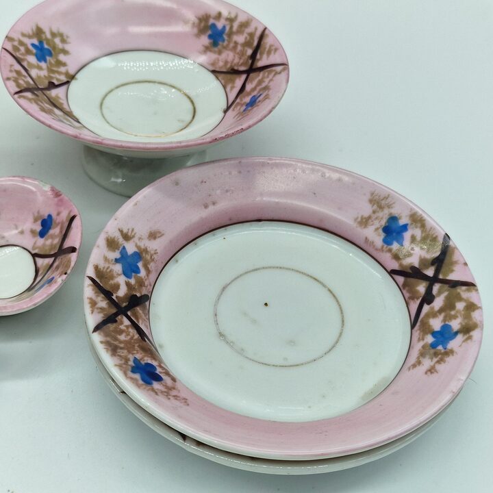 Antiek Poppenservies Miniatuur, Porseleinen Theeservies, Frankrijk Belle Epoque, Handgeschilderde Myosotis, 18 Delen, Circa 1900