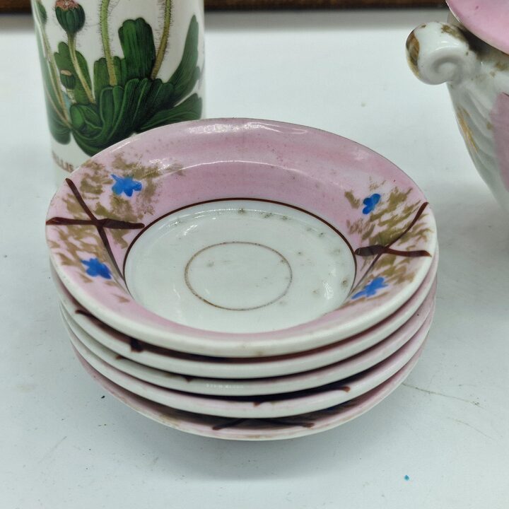 Antyczny Serwis Miniaturowy dla Lalek, Porcelana Belle Epoque, Recznie Malowane Niezapominajki, 18 Elementow, Około 1900