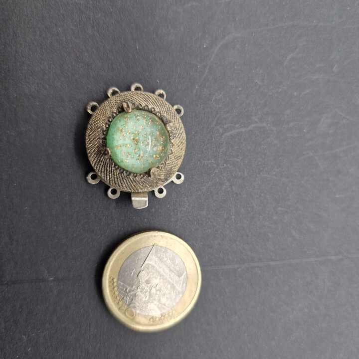 Set of 5 Unique Vintage Statement Box Clasps - Rare Artisan Jewelry Findings - Emerald Green, Iridescent Art Glass & Rhinestone…