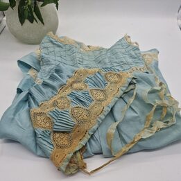 Ensemble Ancien pour Bébé en Soie Bleue avec Smocks et Dentelle Édouardien