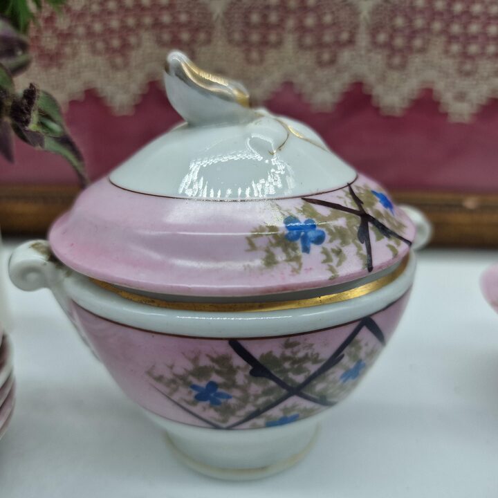 Antiek Poppenservies Miniatuur, Porseleinen Theeservies, Frankrijk Belle Epoque, Handgeschilderde Myosotis, 18 Delen, Circa 1900