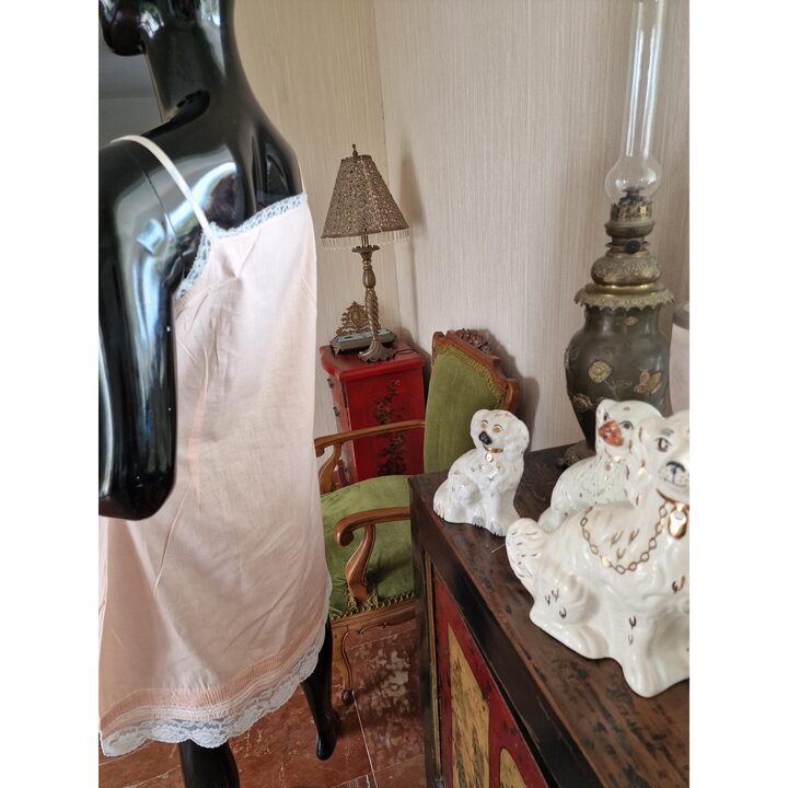 Vintage 1950s Katoenen Onderjurk Nachthemd, Perzik Lingerie Jurk met Plooien en Kant, Borst 96 cm Taille 88 cm Lengte 94 cm