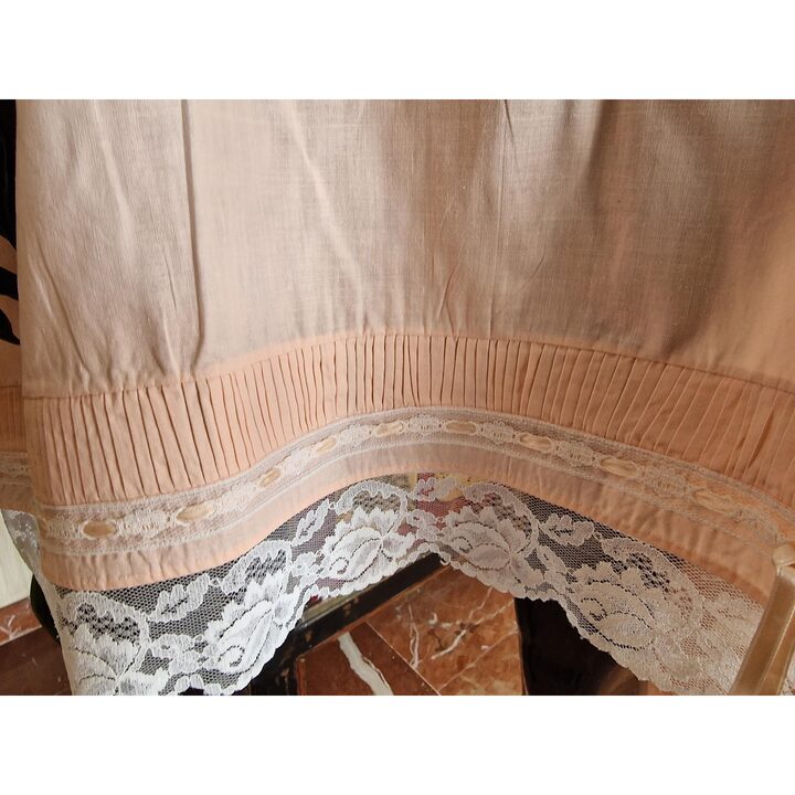 Vintage 1950s Katoenen Onderjurk Nachthemd, Perzik Lingerie Jurk met Plooien en Kant, Borst 96 cm Taille 88 cm Lengte 94 cm