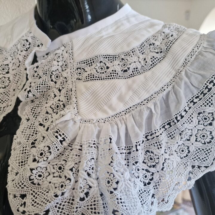 Antieke Kant Kraag en Edwardiaanse Berthe, Circa 1900 Wit Katoen met Fijne Plooien, Vintage Bruids Kant Schouderkraag, Een Maat