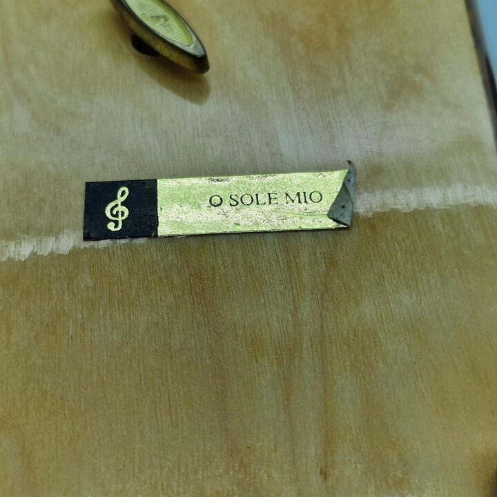 Sorrento Muziekdoos Vintage Houten Sieradendoos met Intarsia Bloemen Italiaanse Muziekdoos Melodie O Sole Mio Jaren 1980