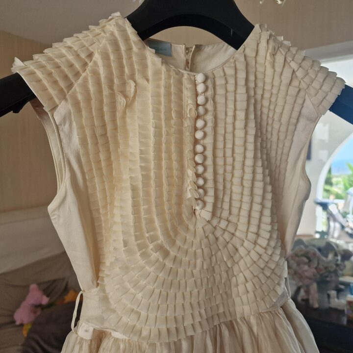 Vintage Kommunionkleid Festkleid, 100% Seide Portugal 90er Jahre Plissiertes Oberteil Elfenbein, Groesse 8 Jahre