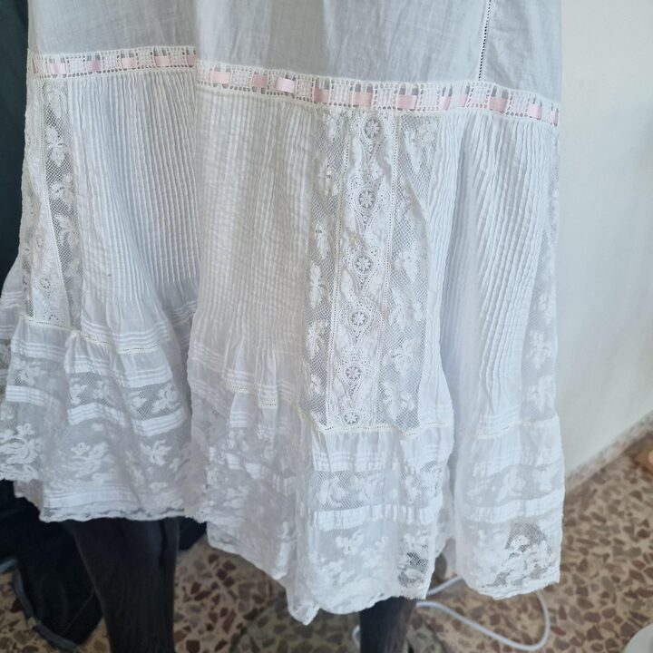 Camisola Antiga da Época Eduardiana, Camisola de Batista de Algodão Bordada a Mão, Tamanho S Petite, Lingerie de Renda Branca