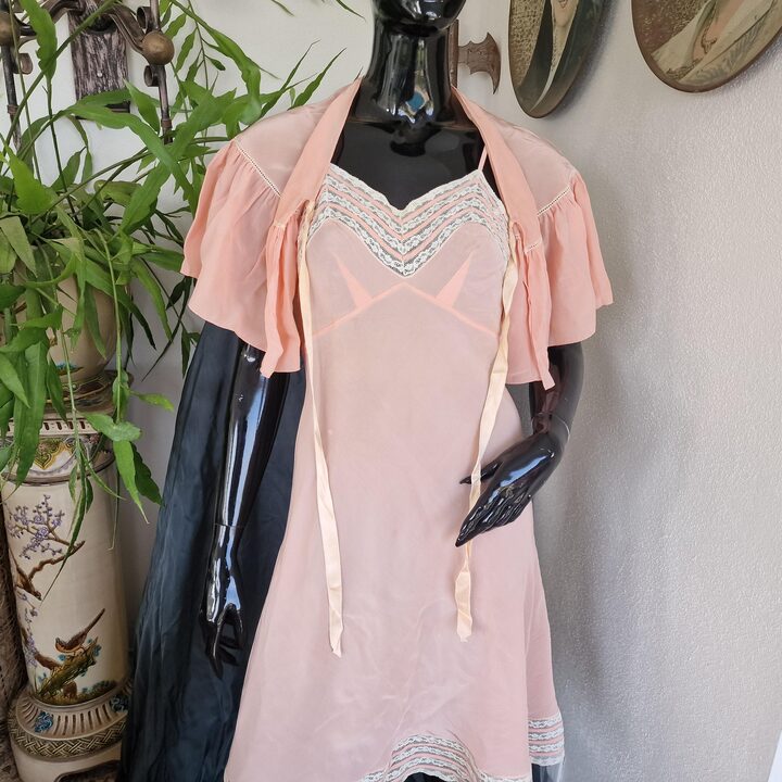 Vintage Three Piece Lingerie Set, Silk Nightgown and Capelet with Handmade Lace, Peach Pink, 1940s, Size S