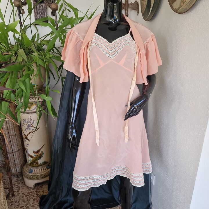 Vintage Three Piece Lingerie Set, Silk Nightgown and Capelet with Handmade Lace, Peach Pink, 1940s, Size S