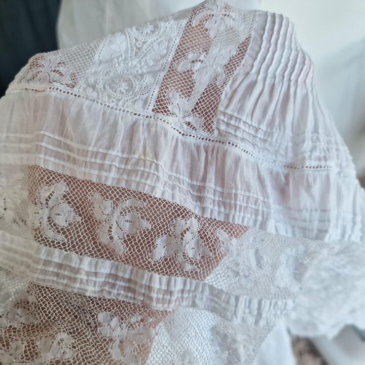 Camisola Antiga da Época Eduardiana, Camisola de Batista de Algodão Bordada a Mão, Tamanho S Petite, Lingerie de Renda Branca