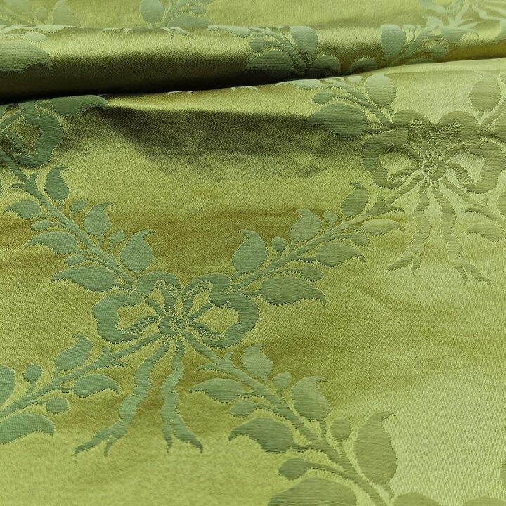 Soie de Valence du XIXe Siècle - Deux Panneaux de Damas Anciens