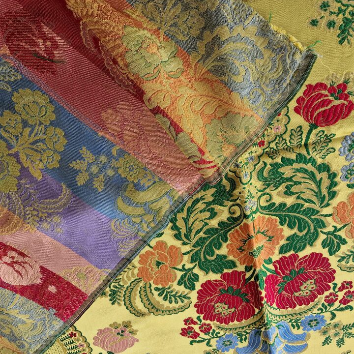 Антикварный Отрез Шелка Валенсийская Парча Цветочный Узор Шелк и Люрекс 140x110 см 1910-е Исторический Текстиль