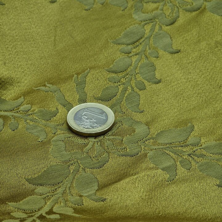 Soie de Valence du XIXe Siècle - Deux Panneaux de Damas Anciens