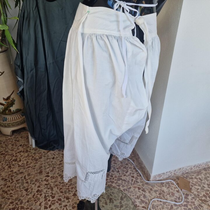 Wiktorianskie Pantalony Rozciecie, Antyczny XIX Wiek Bialy Len Bawelna Wyprawa, Monogram M Wiazane z Tylu, Rozmiar L XL Pas 82…