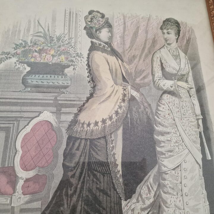 Antieke Italiaanse modeprent La Moda Milaan, gekleurde lithografie van victoriaanse kleding, ingelijste gravure uit 1879 voor k…