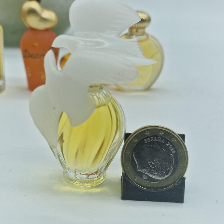 Set of 6 Nina Ricci Perfume Miniatures, 90s - L'Air du Temps, Deci Delà, Nina, Fleur de Fleurs - Vintage French Fragrance Colle…