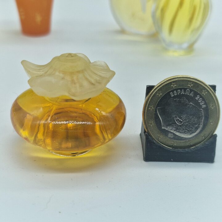 Set of 6 Nina Ricci Perfume Miniatures, 90s - L'Air du Temps, Deci Delà, Nina, Fleur de Fleurs - Vintage French Fragrance Colle…