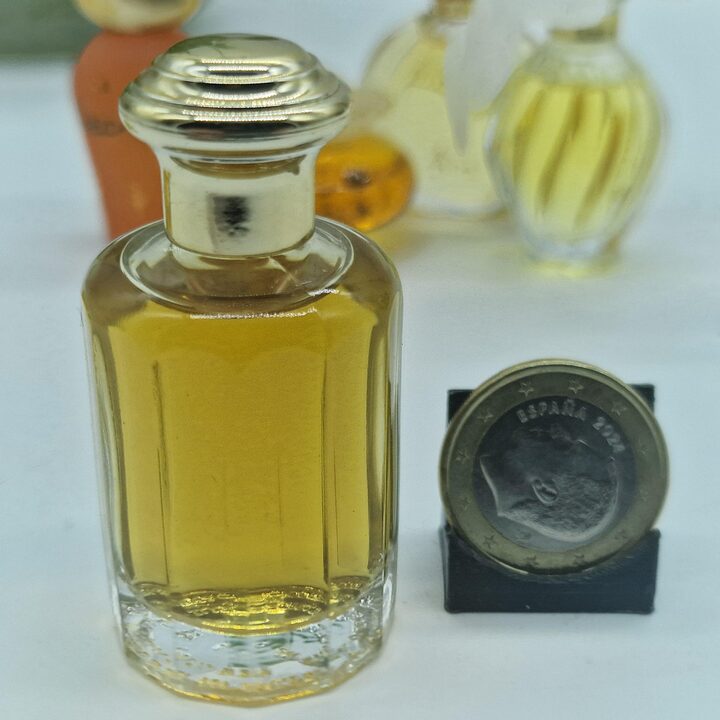 Set of 6 Nina Ricci Perfume Miniatures, 90s - L'Air du Temps, Deci Delà, Nina, Fleur de Fleurs - Vintage French Fragrance Colle…