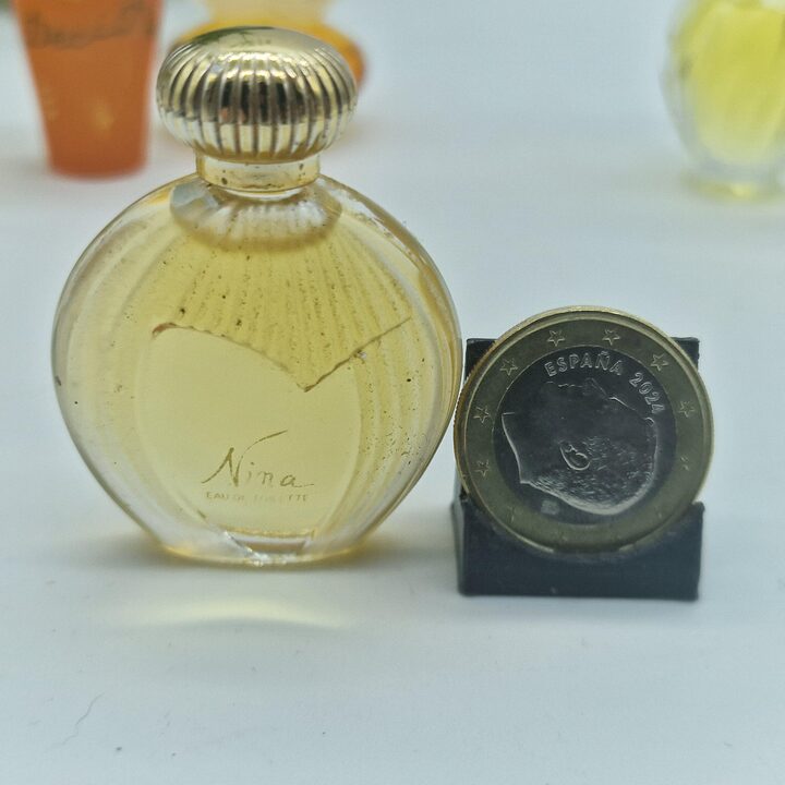 Set of 6 Nina Ricci Perfume Miniatures, 90s - L'Air du Temps, Deci Delà, Nina, Fleur de Fleurs - Vintage French Fragrance Colle…