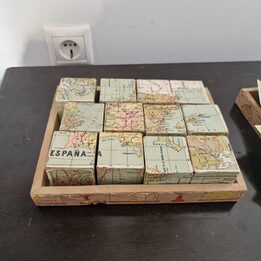 Puzzle de Cubes Géographiques Ancien c. 1905, Cartes du Monde avant 1914, Jouet Éducatif Édouardien dans sa Boîte d'Origine