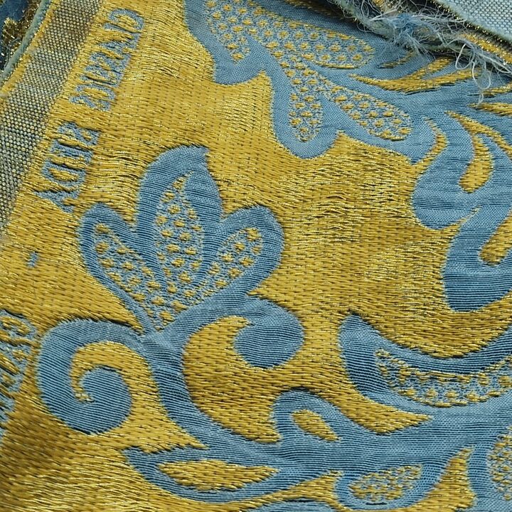Valencian Silk "Seda Estrecha" Sky Blue & Gold Damask - 100% Silk Jacquard Fabric - 55cm Wide - For Liturgical Vestments, Histo…