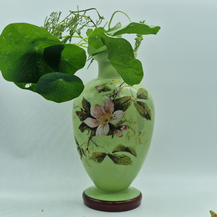 Jarra Mid-Century em Vidro Soprado Verde Menta e Esmalte Relevo