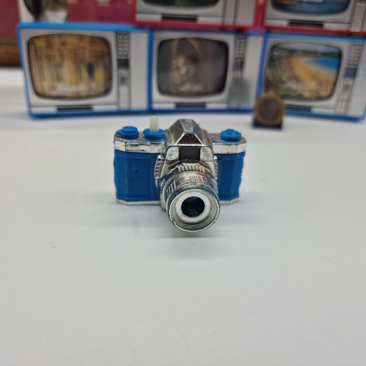 Konvolut von 10 Miniatur Spielzeug Diabetrachtern und Fernsehern, Spanien und Lourdes Reisesouvenirs, Vintage 1960er Optisches…